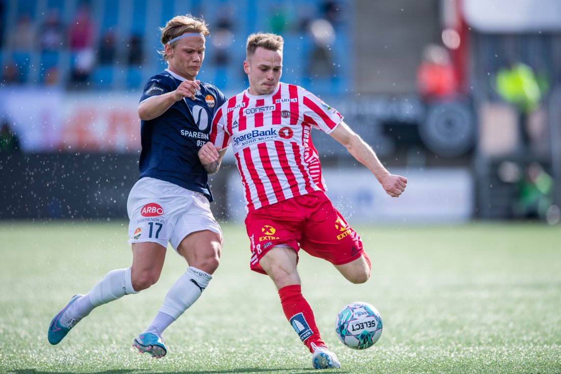 Bilde av Kent-Are Antonsen i aksjon for Tromsø mot Strømsgodset på Marienlyst i 2023.