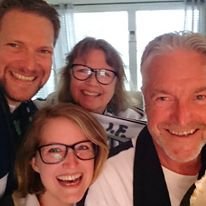 SIF-familien: Martina sammen med mamma Laila, pappa Trond og bror Marius.