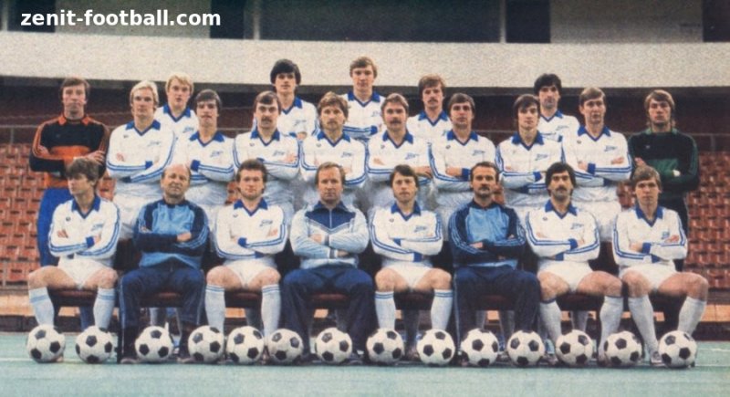 Lagbilde av Zenit fra 1984. Dimmi på bakre rad.