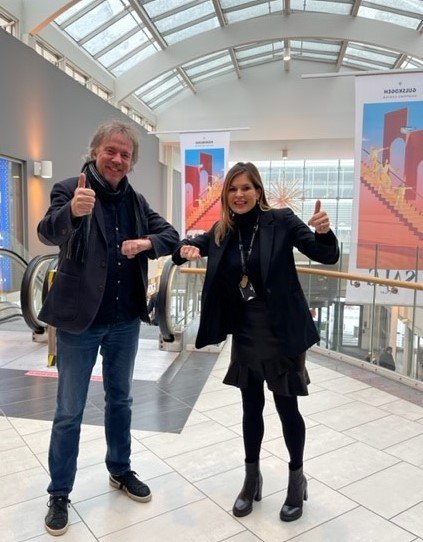 Rune Marthinsen (SIF) og Elisabeth Loch (Gulskogen Shopping Center)