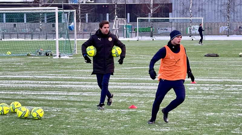 Tomas hadde sin første økt som G19-trener på mandag.