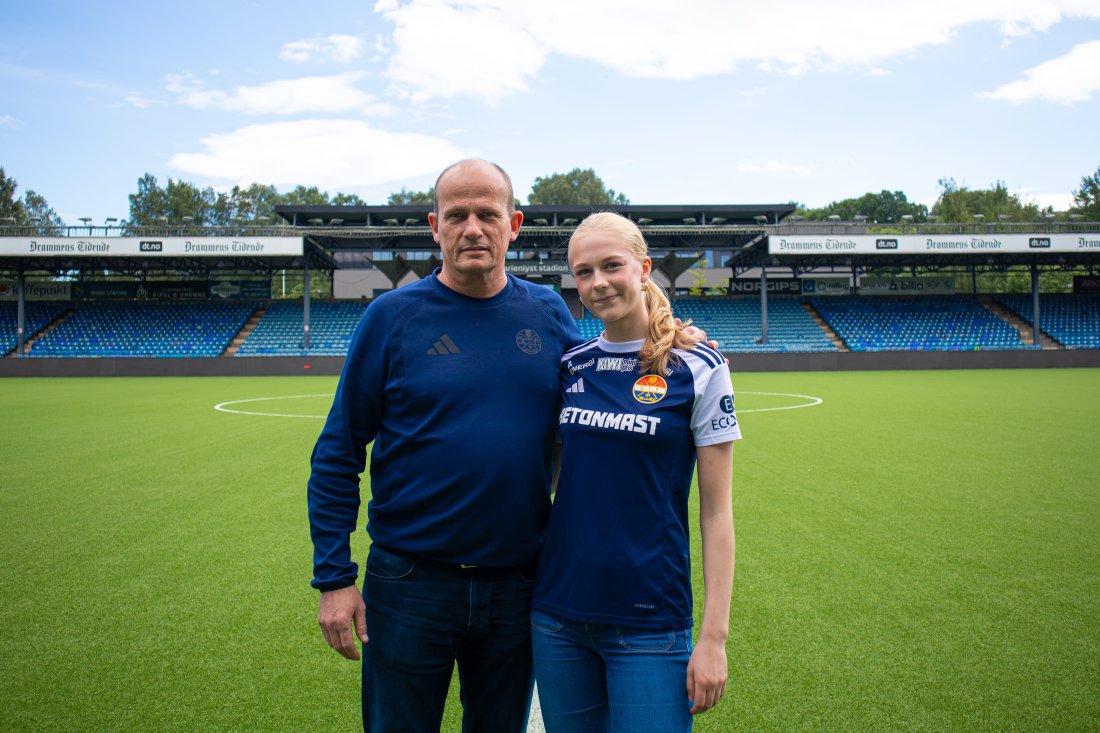 Sportslig leder Jarle Finnestrand og Andrea Løken Karlsen.