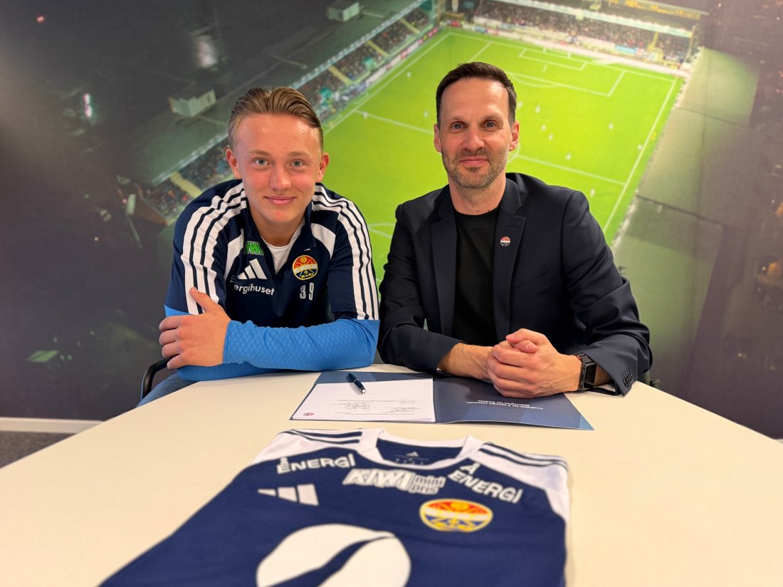 Bilde av Mats Spiten og sportssjef Jackie Rasmussen.