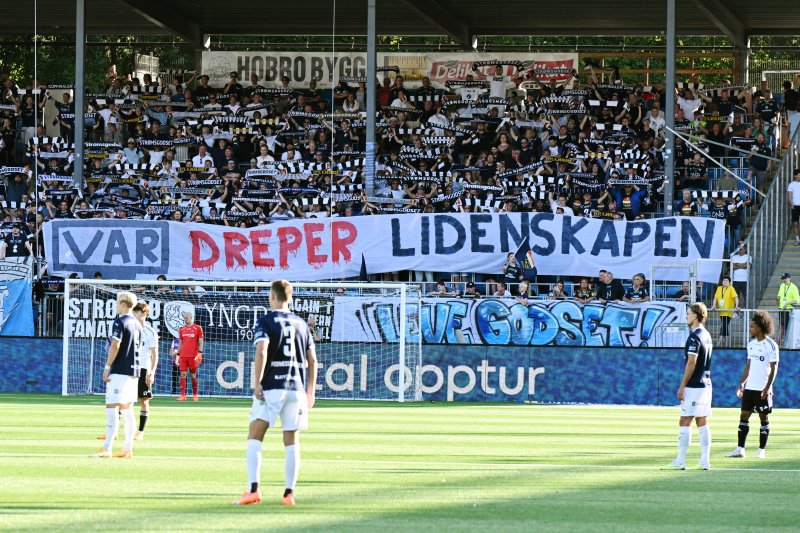VAR har ført til massivt engasjement og stor frustrasjon blant norske fotballsupportere.