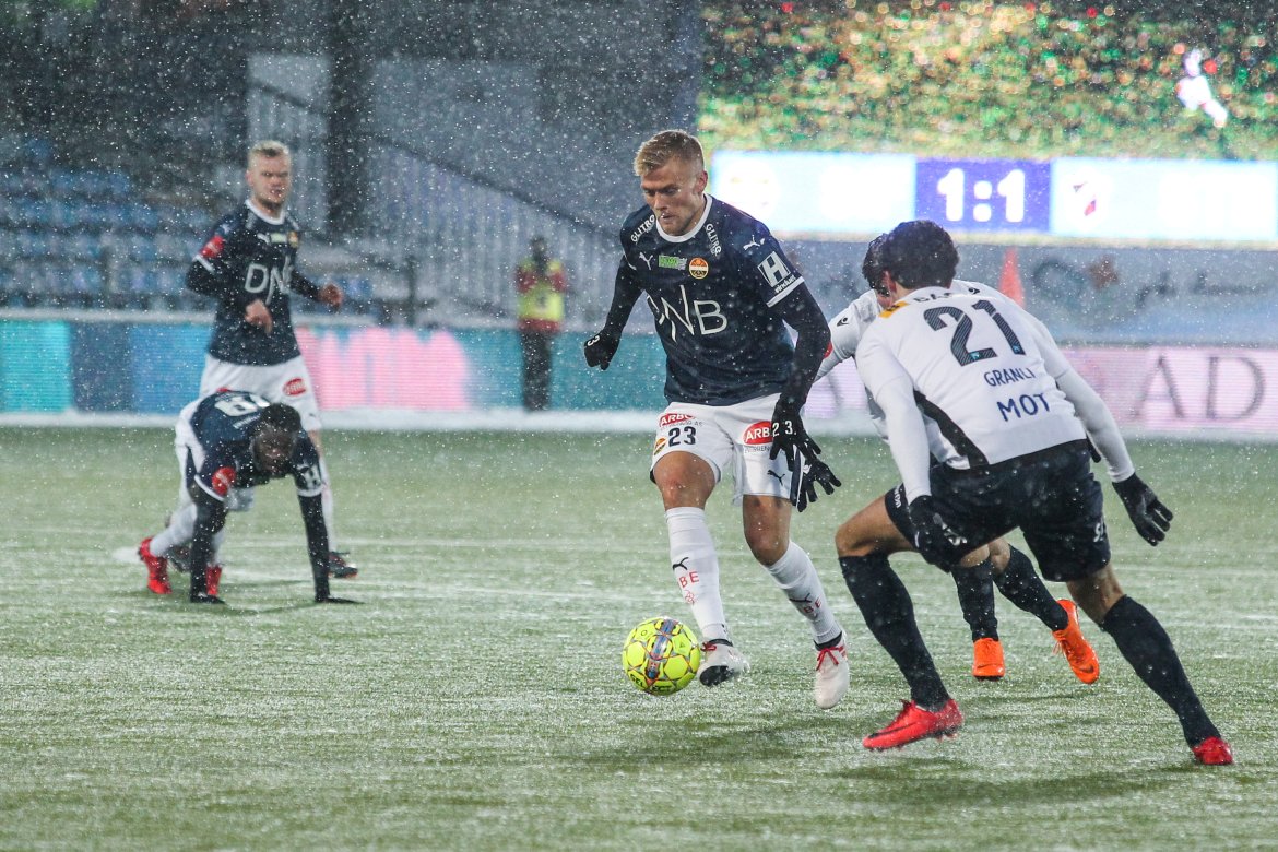 Snøfylt serieåpning: Ulland i aksjon i serieåpningen mot Stabæk i 2018.