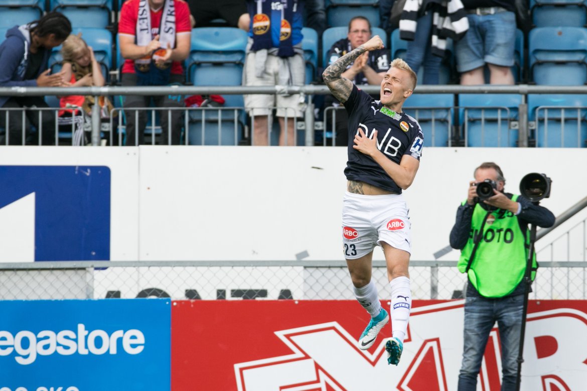 Vendepunktet: Ulland feirer 1-0-målet i hjemmekampen mot Kristiansund, som endte 4-2. Seieren avsluttet en rekke på fem kamper uten seier, og ble til en rekke med fem kamper uten tap - og etter hvert en enorm høstsesong.