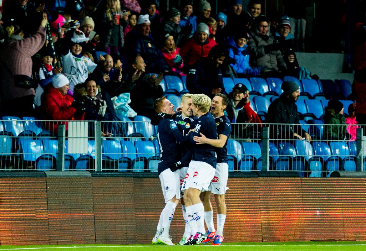 Første på Marienlyst: En måned senere scoret han sitt første mål på Marienlyst mot Viking - og ble kåret til dagens SIF-gutt for første gang.