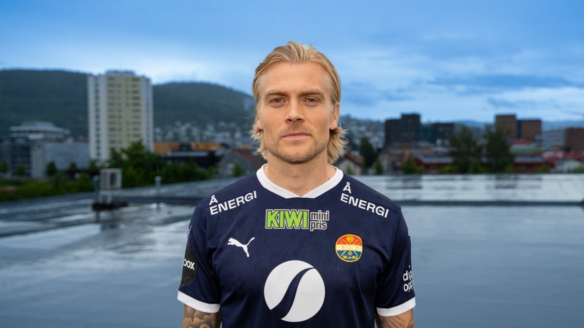 Og tilbake i Drammen: - Strømsgodset, byen Drammen og supporterne her har en stor plass i hjertet mitt, sa Ulland da han returnerte til klubben.