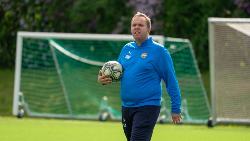 Harald Johannessen som nylig var gjest i Godsetpodden styrer skuta på G16 sammen med Ståle Pedersen og Hans Erik Ødegaard.<br />Foto: Børre Helgerud